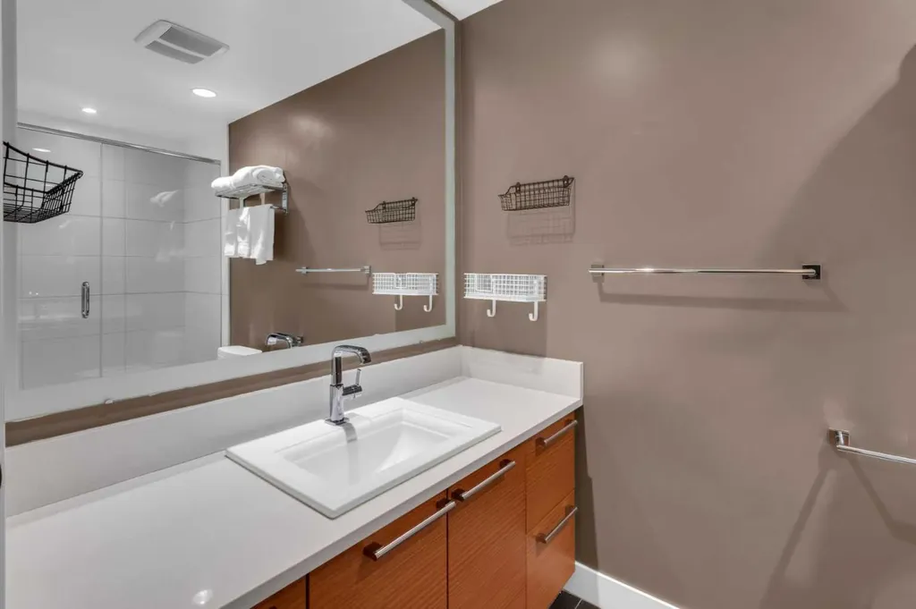 222 Riverfront Avenue SW Calgary AB T2P0X2