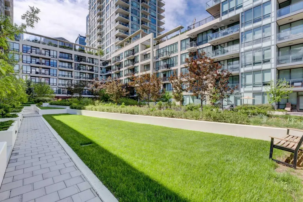 222 Riverfront Avenue SW Calgary AB T2P0X2