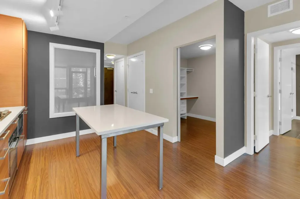 222 Riverfront Avenue SW Calgary AB T2P0X2