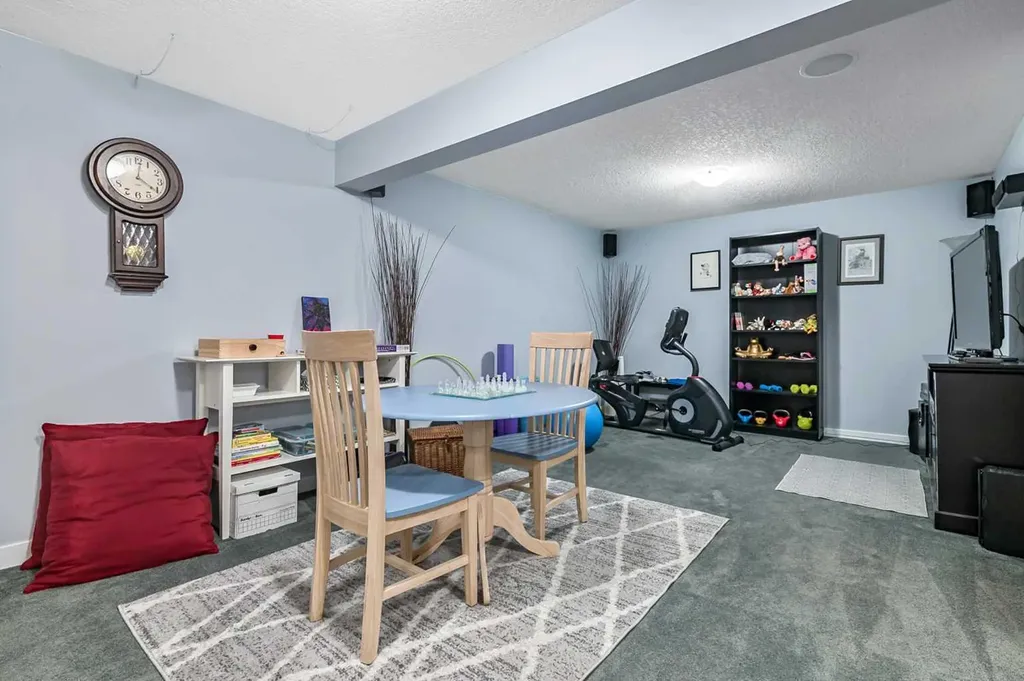 61 Drake Landing Loop Okotoks AB T1S 0N3