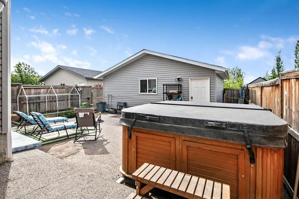 61 Drake Landing Loop Okotoks AB T1S 0N3