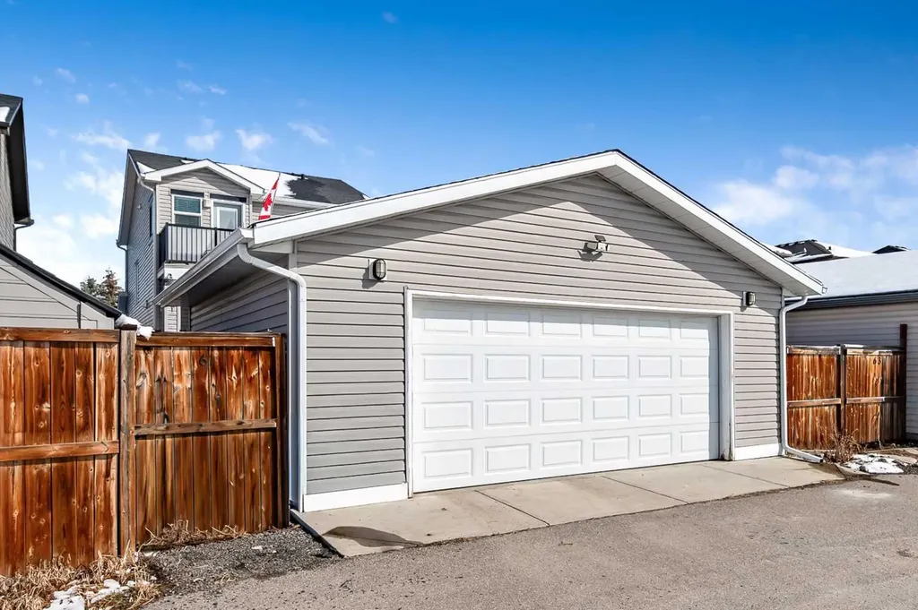 61 Drake Landing Loop Okotoks AB T1S 0N3