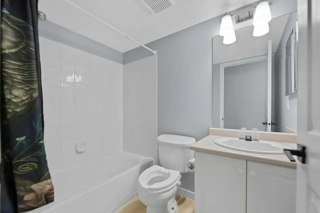 6224 17 Avenue SE Calgary AB T2A 7X8
