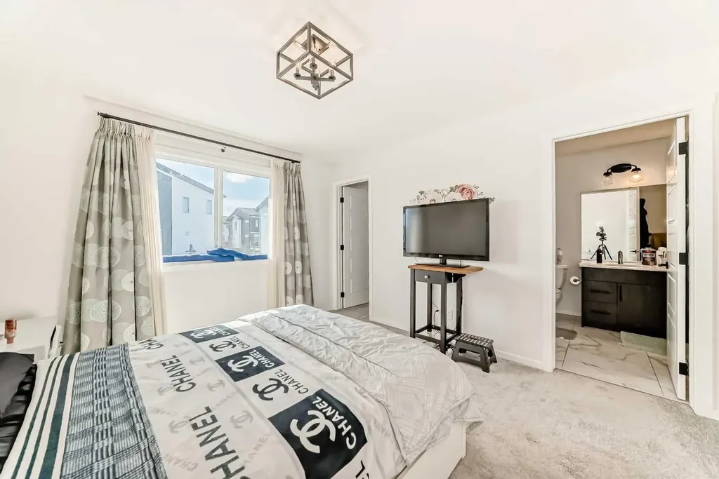 91 Walcrest Way SE Calgary AB T2X 4G2