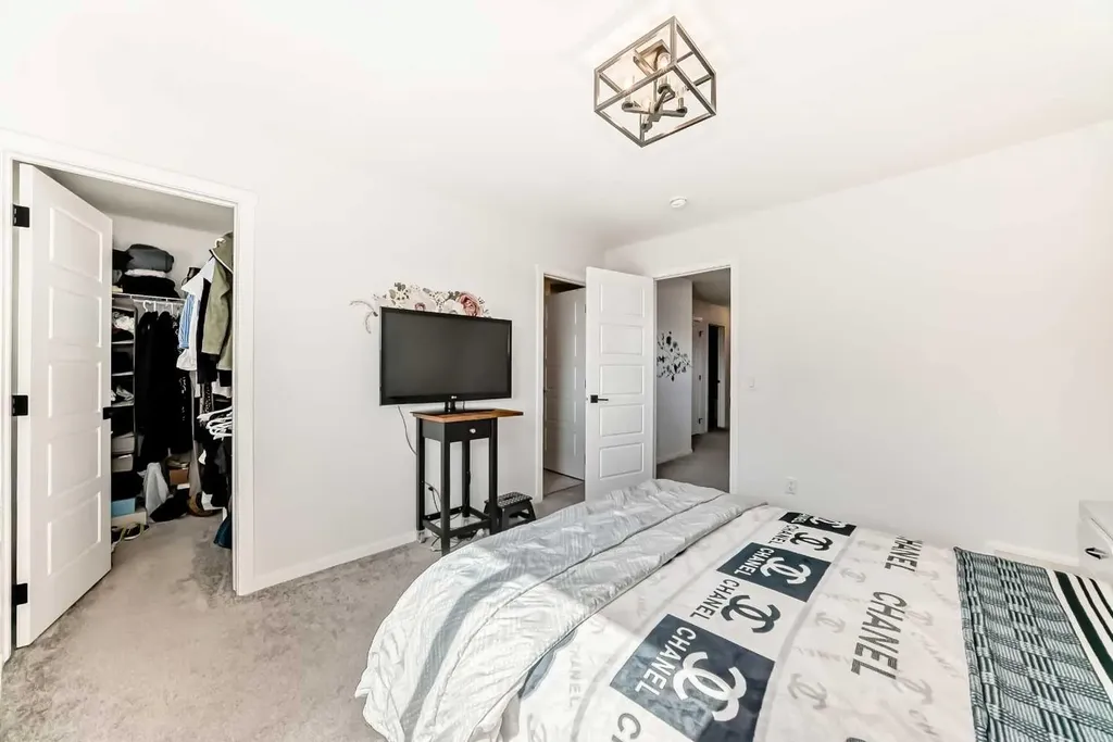 91 Walcrest Way SE Calgary AB T2X 4G2