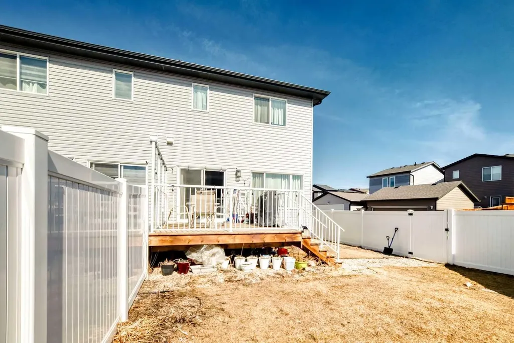 91 Walcrest Way SE Calgary AB T2X 4G2