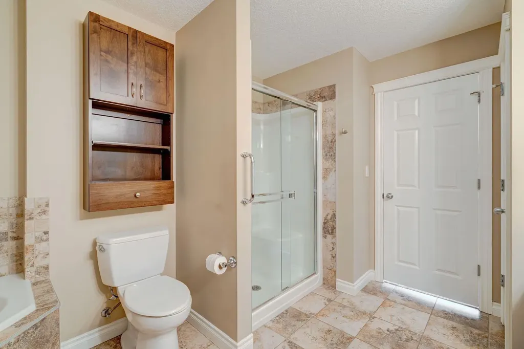 24 Hemlock Crescent SW Calgary AB T3C 2Z1