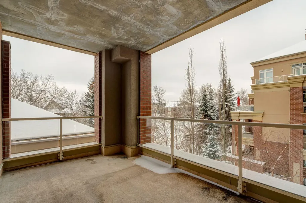 24 Hemlock Crescent SW Calgary AB T3C 2Z1