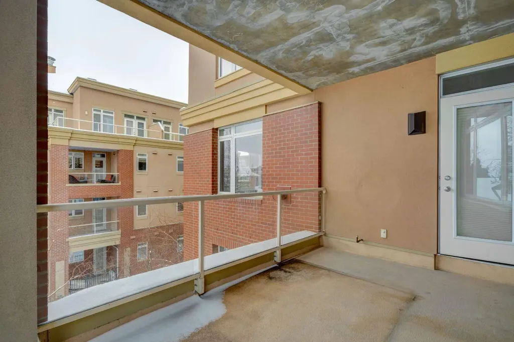 24 Hemlock Crescent SW Calgary AB T3C 2Z1