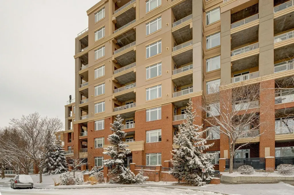 24 Hemlock Crescent SW Calgary AB T3C 2Z1
