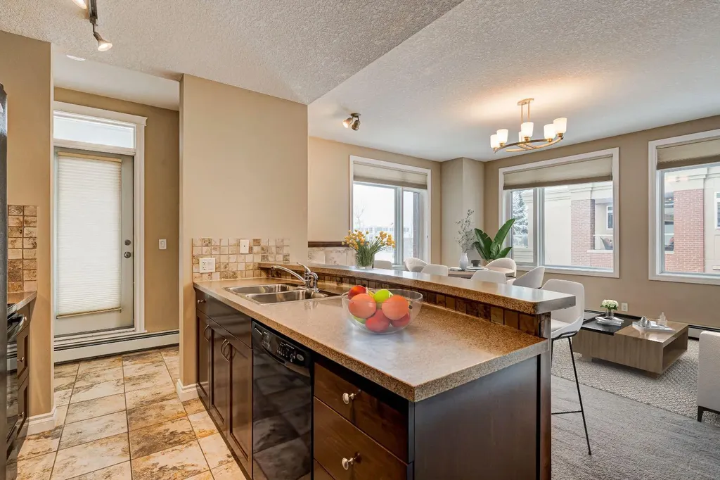 24 Hemlock Crescent SW Calgary AB T3C 2Z1