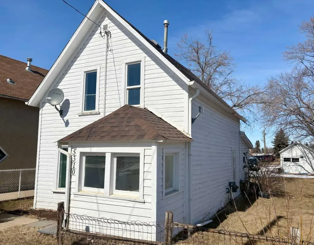 5310 46 Avenue Vermilion AB T9X 1X8