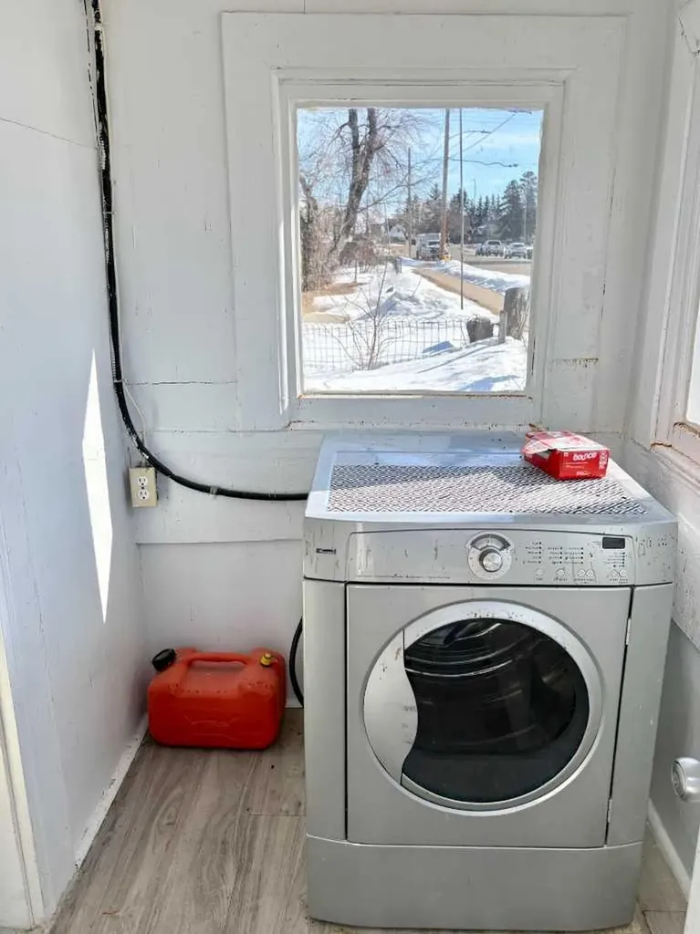 5310 46 Avenue Vermilion AB T9X 1X8