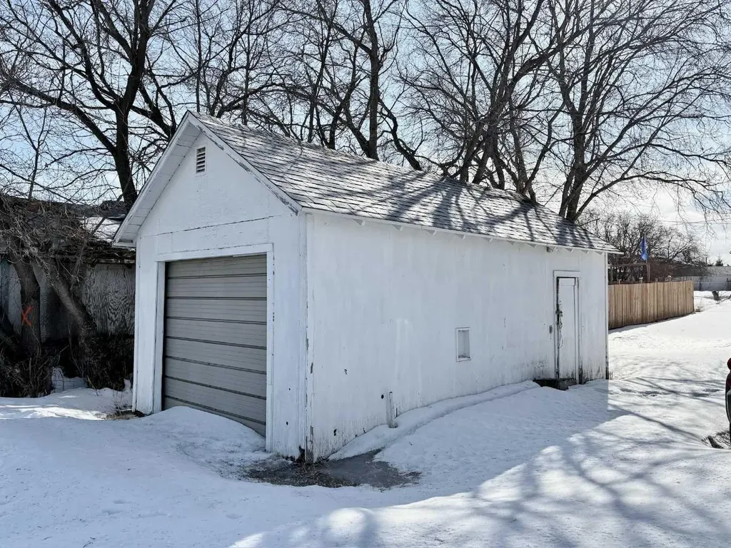 5310 46 Avenue Vermilion AB T9X 1X8