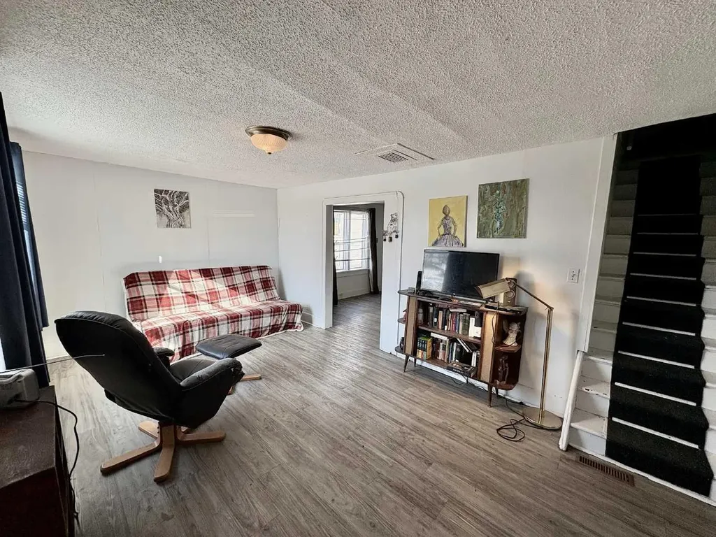 5310 46 Avenue Vermilion AB T9X 1X8
