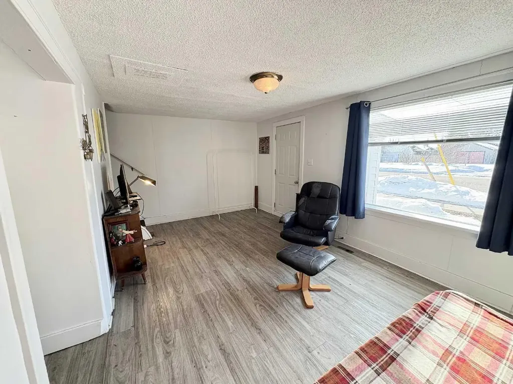 5310 46 Avenue Vermilion AB T9X 1X8