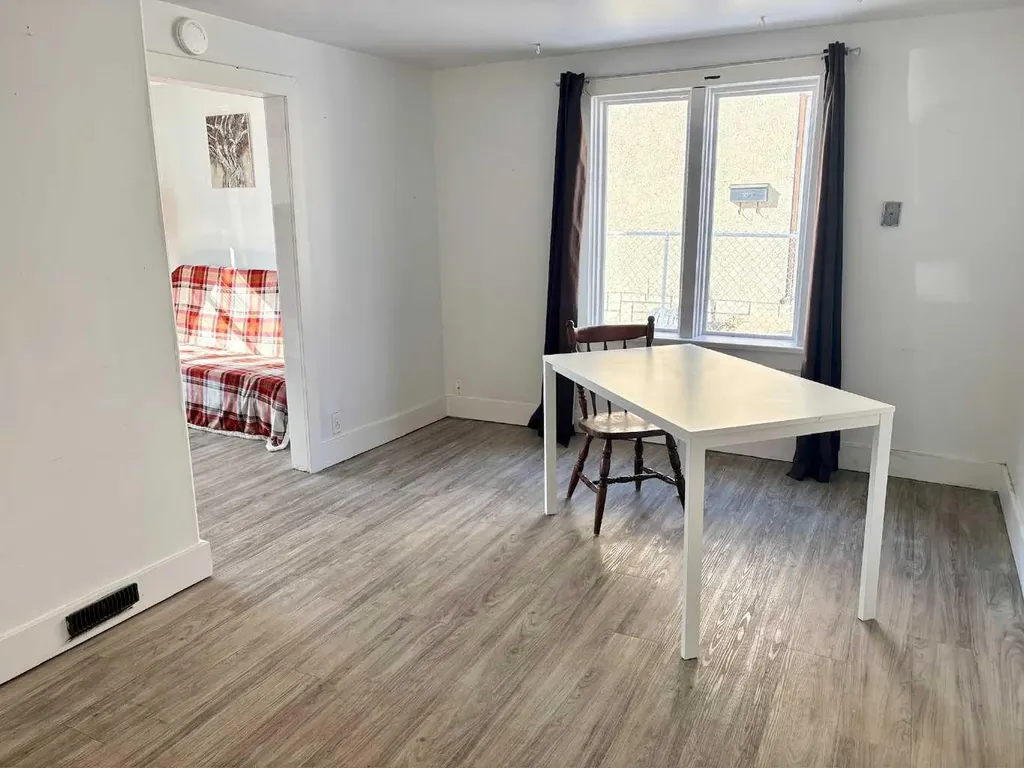 5310 46 Avenue Vermilion AB T9X 1X8