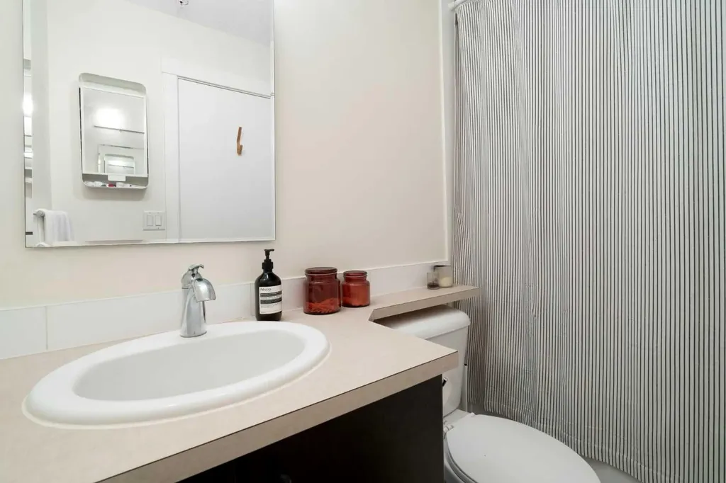 830 Centre Avenue NE Calgary AB T2E 9C3