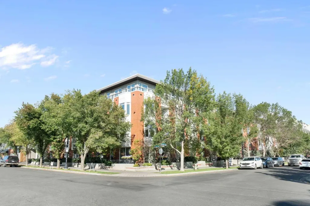 830 Centre Avenue NE Calgary AB T2E 9C3