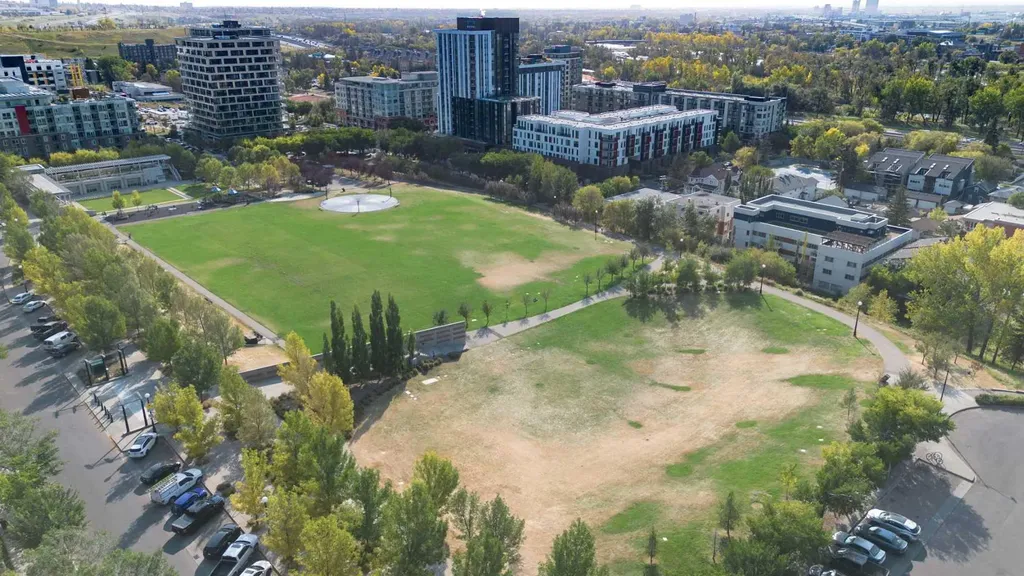 830 Centre Avenue NE Calgary AB T2E 9C3