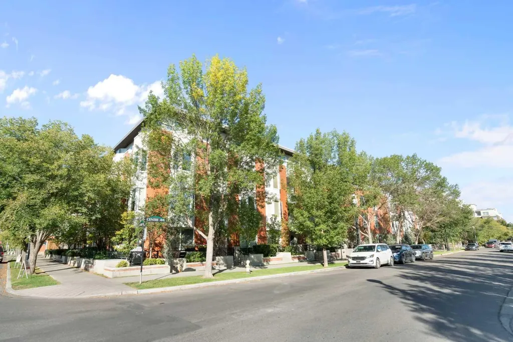 830 Centre Avenue NE Calgary AB T2E 9C3