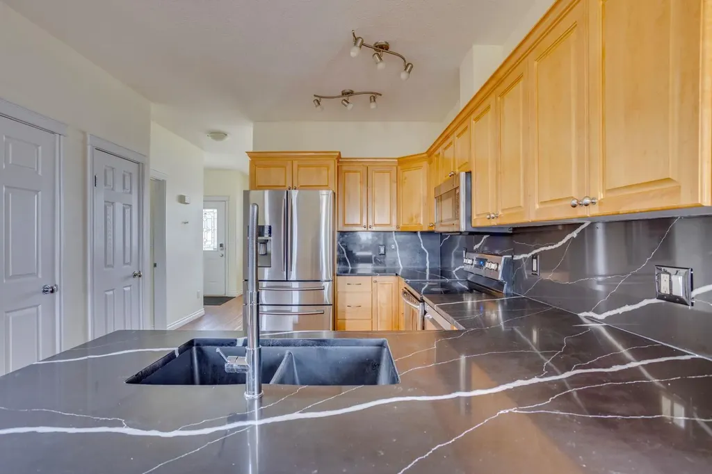 123 Cottonwood Creek Way Fort Mcmurray AB T9K 2V2