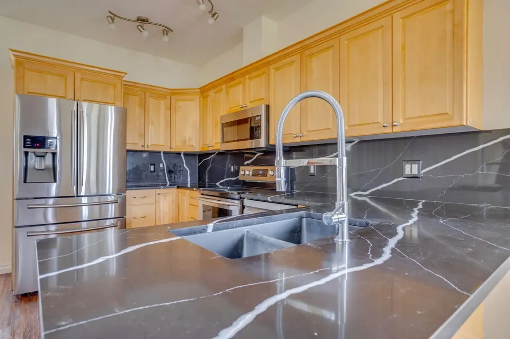 123 Cottonwood Creek Way Fort Mcmurray AB T9K 2V2