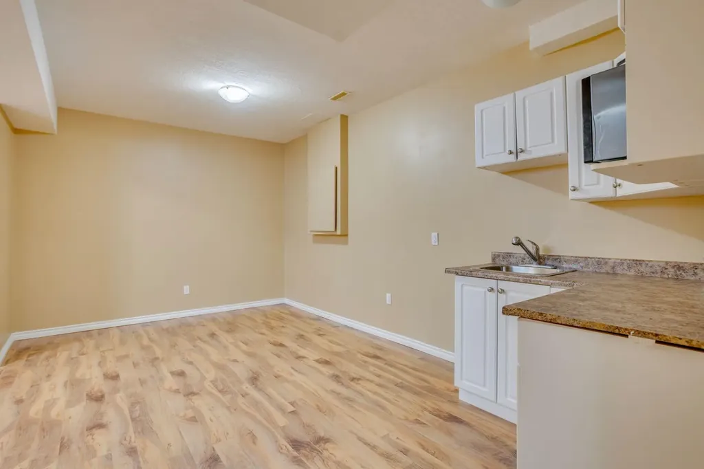 123 Cottonwood Creek Way Fort Mcmurray AB T9K 2V2