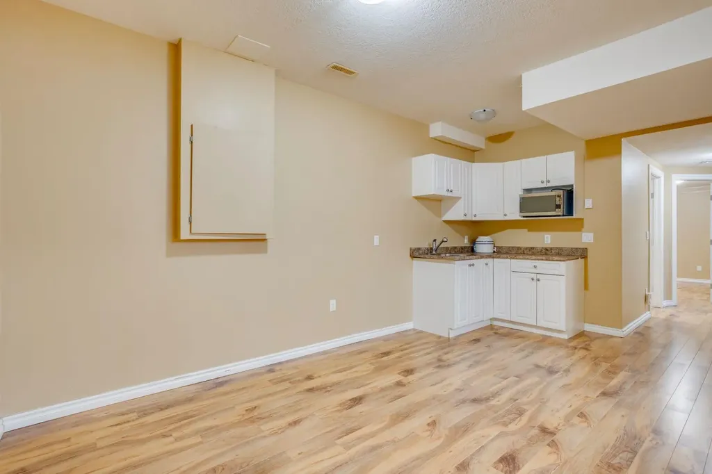 123 Cottonwood Creek Way Fort Mcmurray AB T9K 2V2