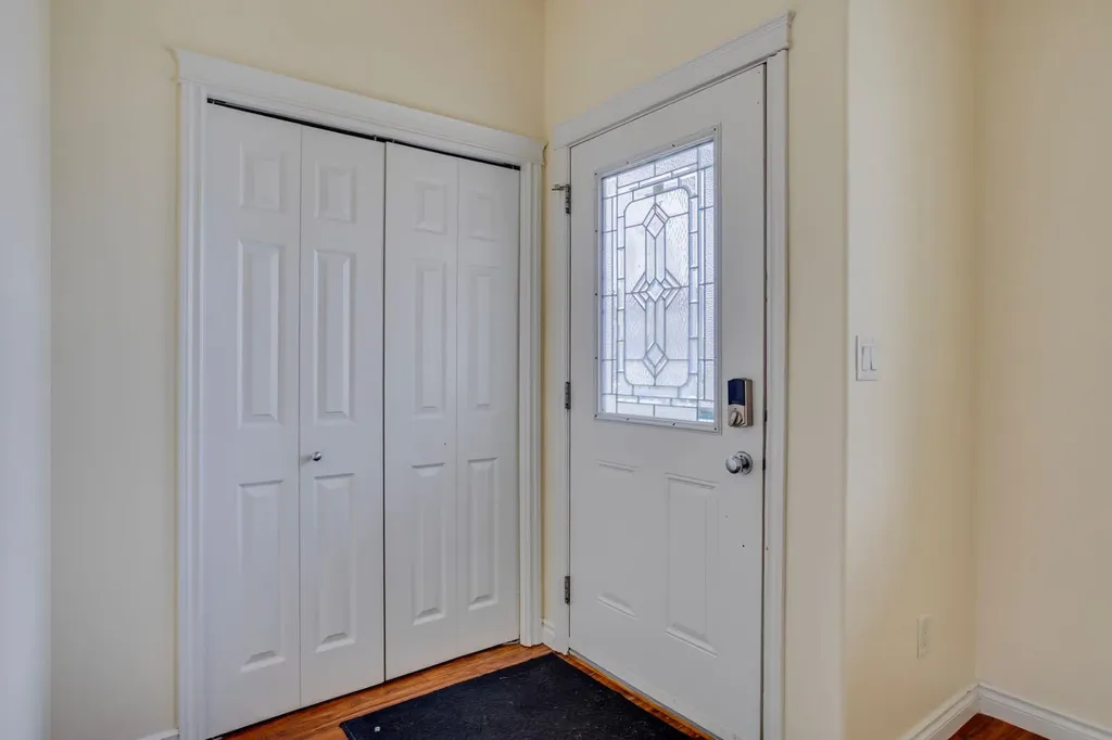 123 Cottonwood Creek Way Fort Mcmurray AB T9K 2V2