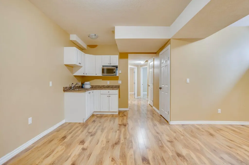 123 Cottonwood Creek Way Fort Mcmurray AB T9K 2V2
