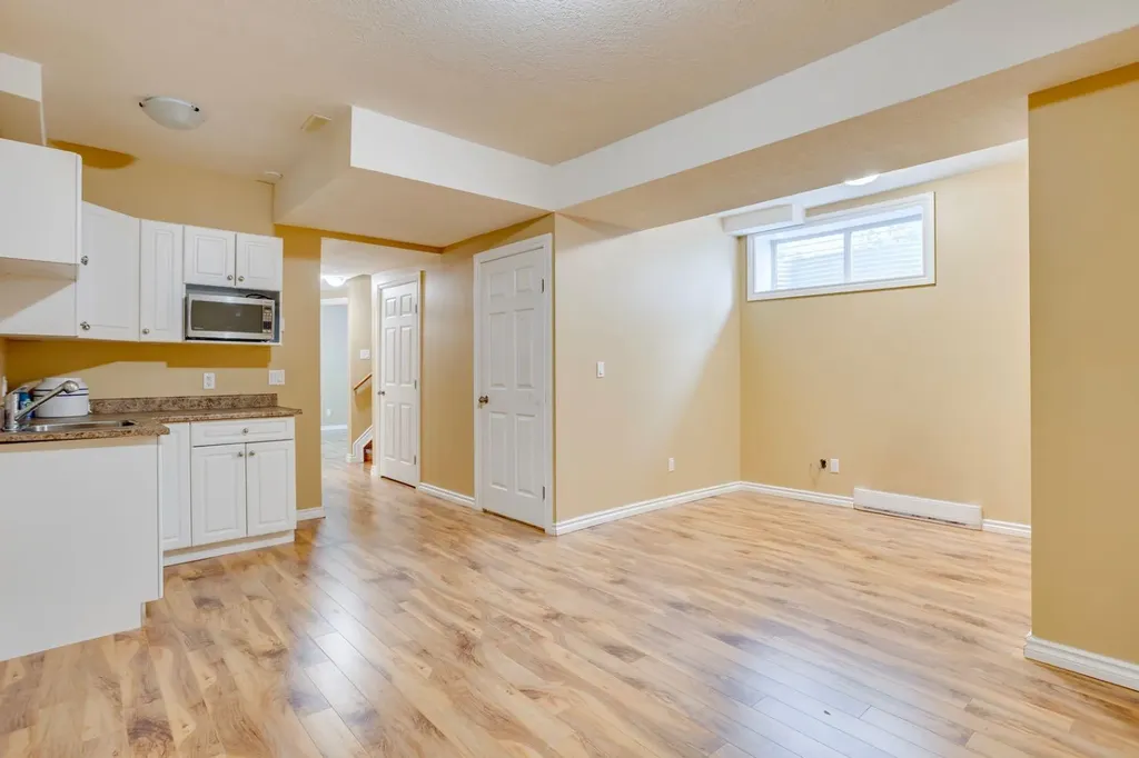 123 Cottonwood Creek Way Fort Mcmurray AB T9K 2V2