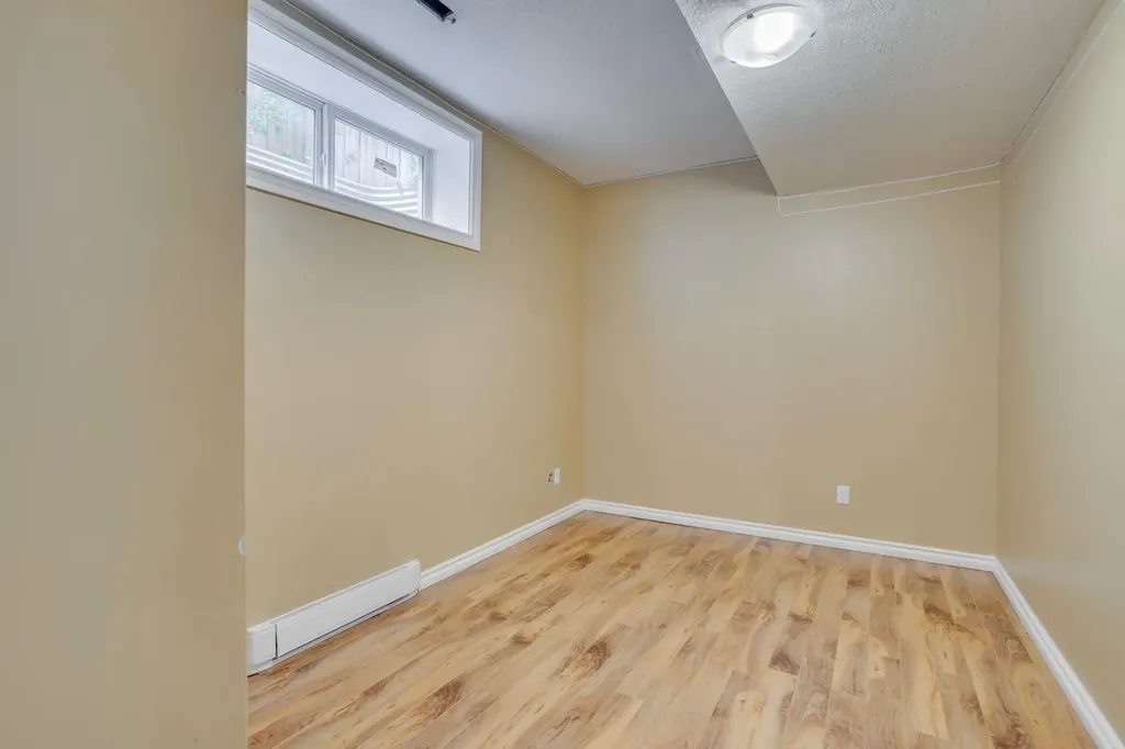 123 Cottonwood Creek Way Fort Mcmurray AB T9K 2V2