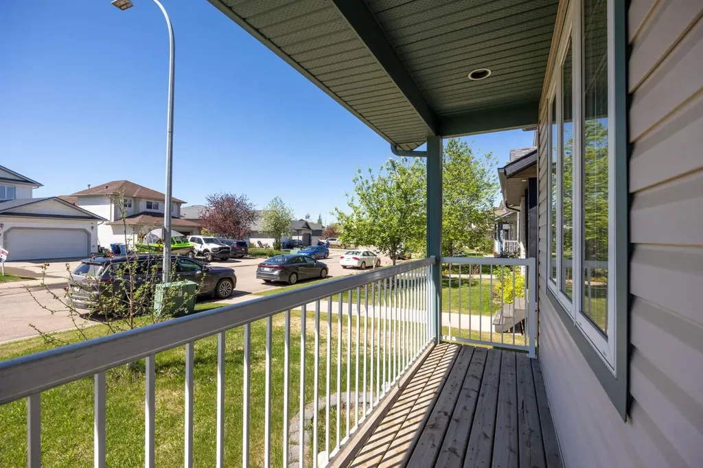 123 Cottonwood Creek Way Fort Mcmurray AB T9K 2V2