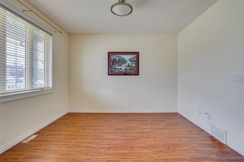 123 Cottonwood Creek Way Fort Mcmurray AB T9K 2V2
