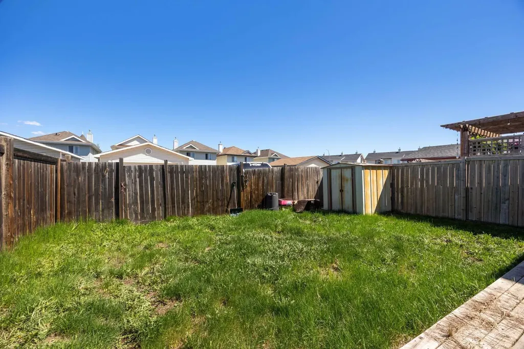 123 Cottonwood Creek Way Fort Mcmurray AB T9K 2V2