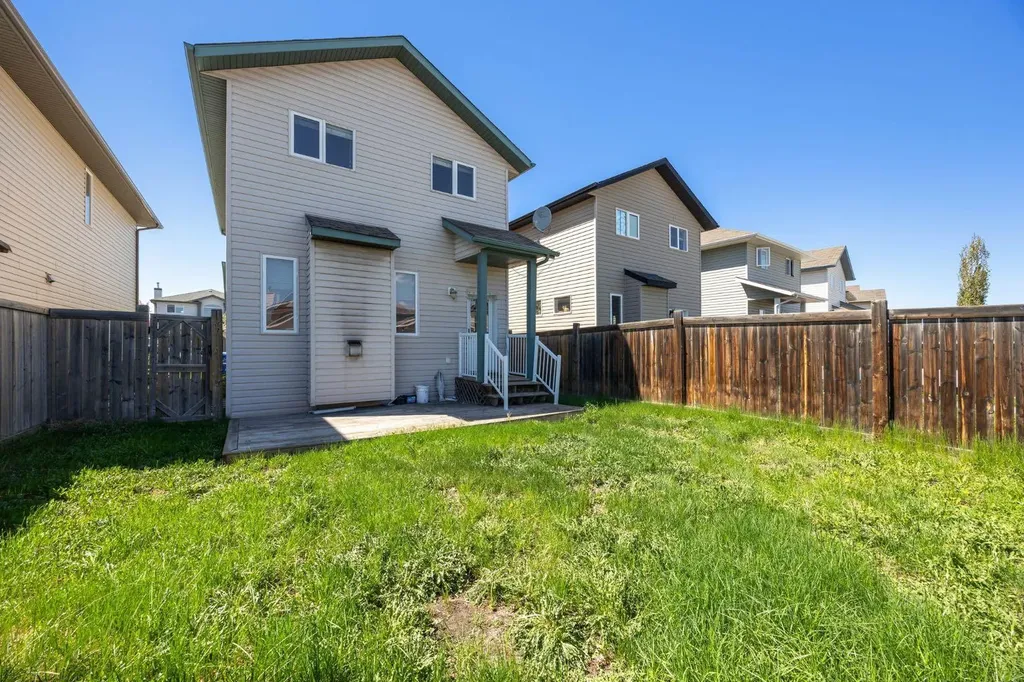 123 Cottonwood Creek Way Fort Mcmurray AB T9K 2V2