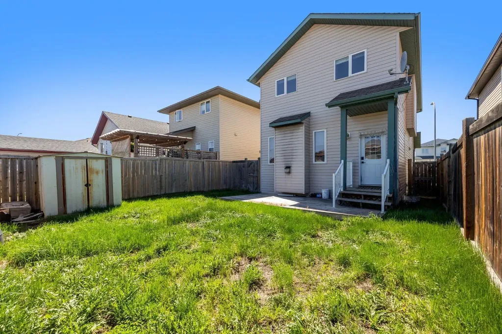123 Cottonwood Creek Way Fort Mcmurray AB T9K 2V2