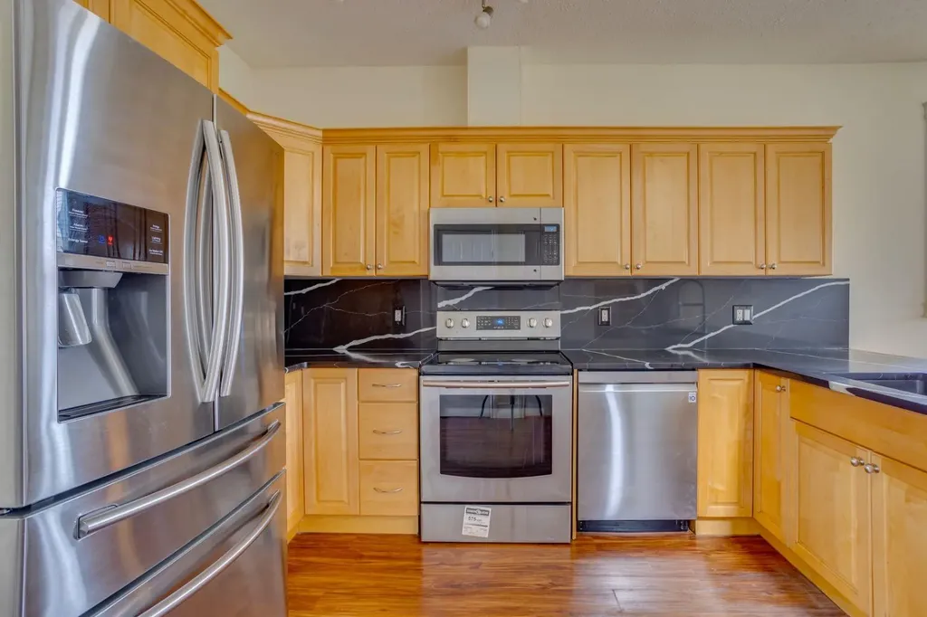 123 Cottonwood Creek Way Fort Mcmurray AB T9K 2V2