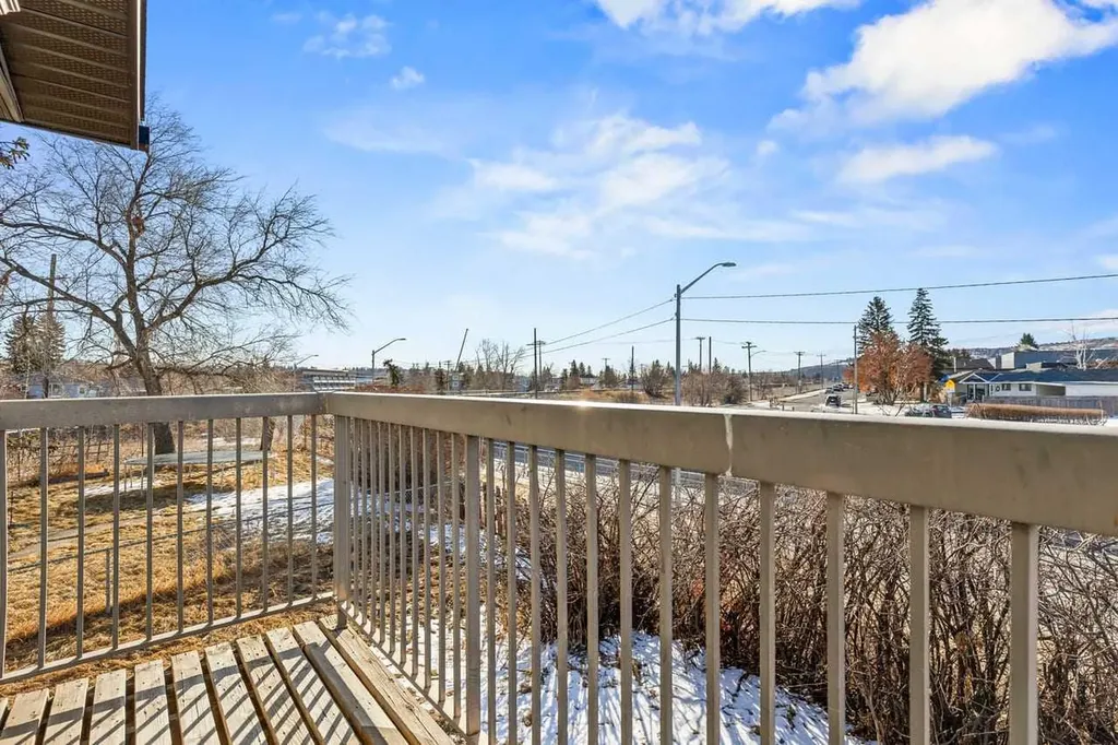 7006A Bowness Road NW Calgary AB T3B 0G4