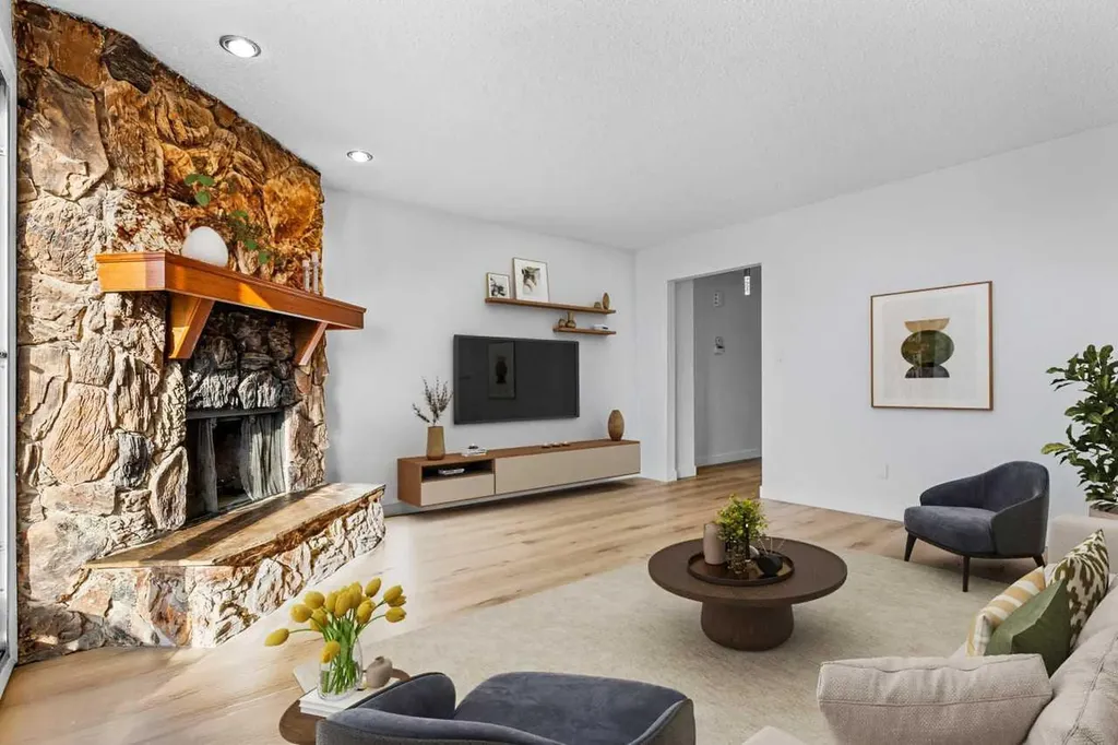 7006A Bowness Road NW Calgary AB T3B 0G4