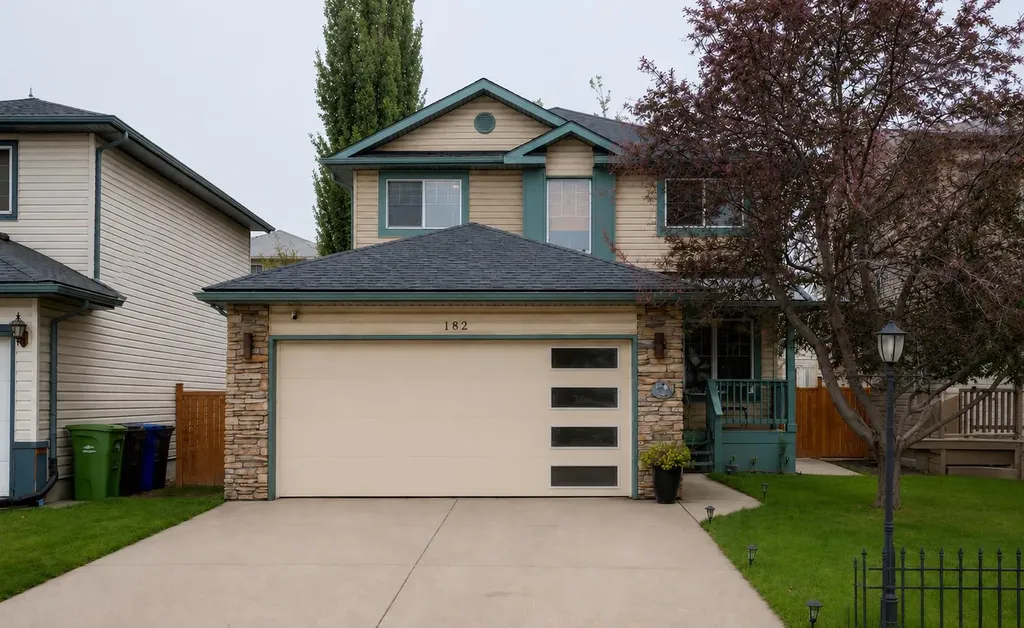 182 Harvest Creek Close NE Calgary AB T3K 4P8