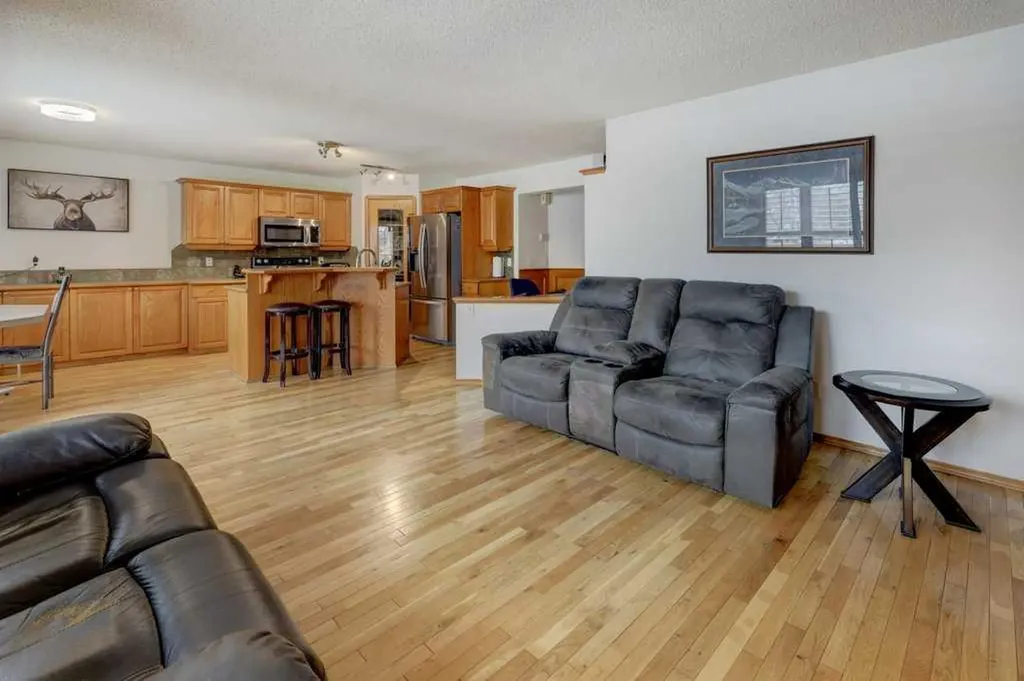 182 Harvest Creek Close NE Calgary AB T3K 4P8