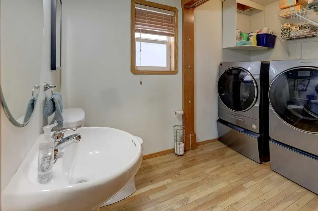 182 Harvest Creek Close NE Calgary AB T3K 4P8