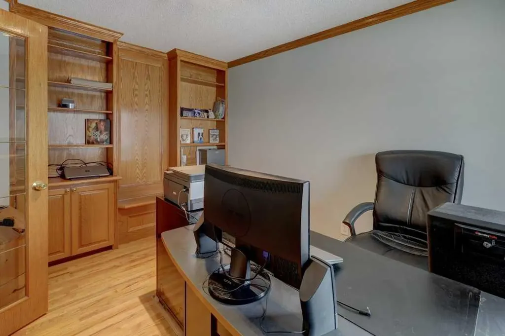 182 Harvest Creek Close NE Calgary AB T3K 4P8