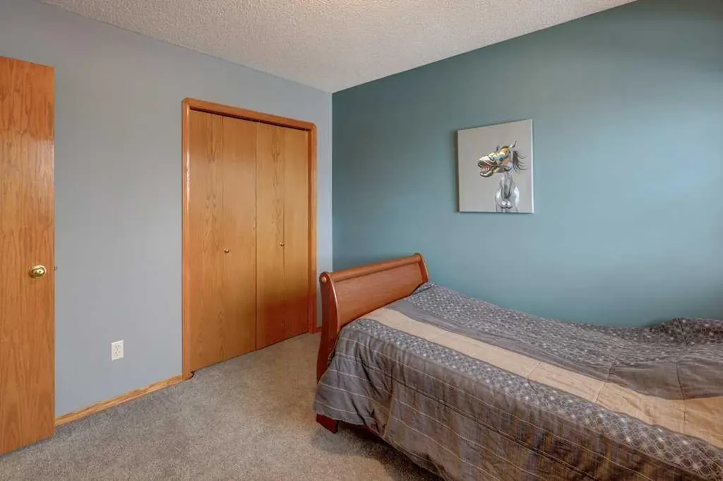 182 Harvest Creek Close NE Calgary AB T3K 4P8