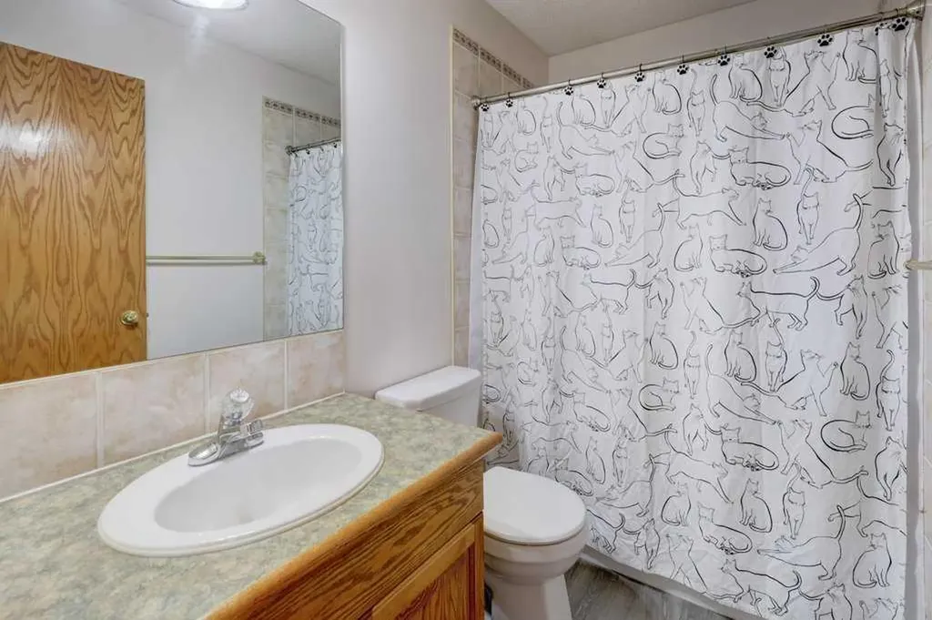 182 Harvest Creek Close NE Calgary AB T3K 4P8