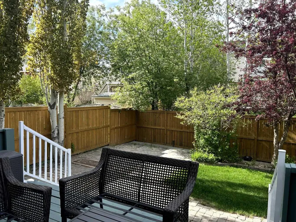 182 Harvest Creek Close NE Calgary AB T3K 4P8