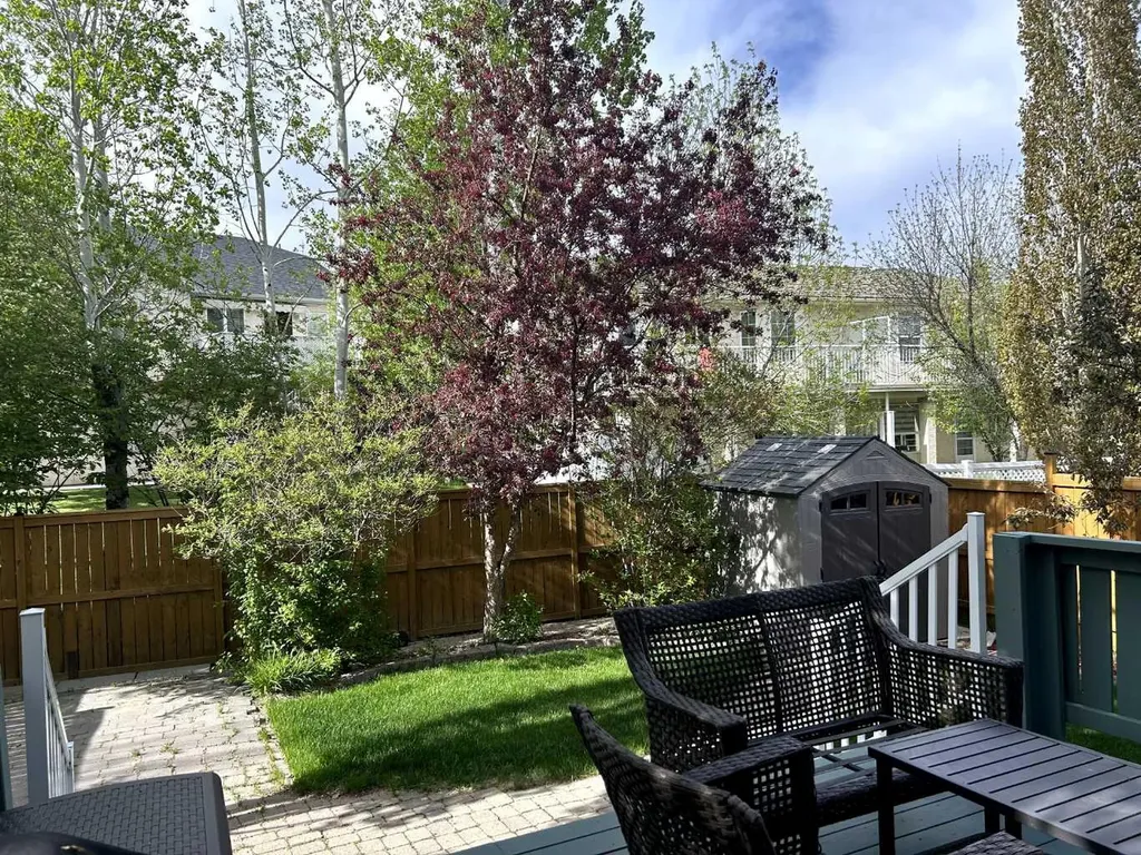 182 Harvest Creek Close NE Calgary AB T3K 4P8