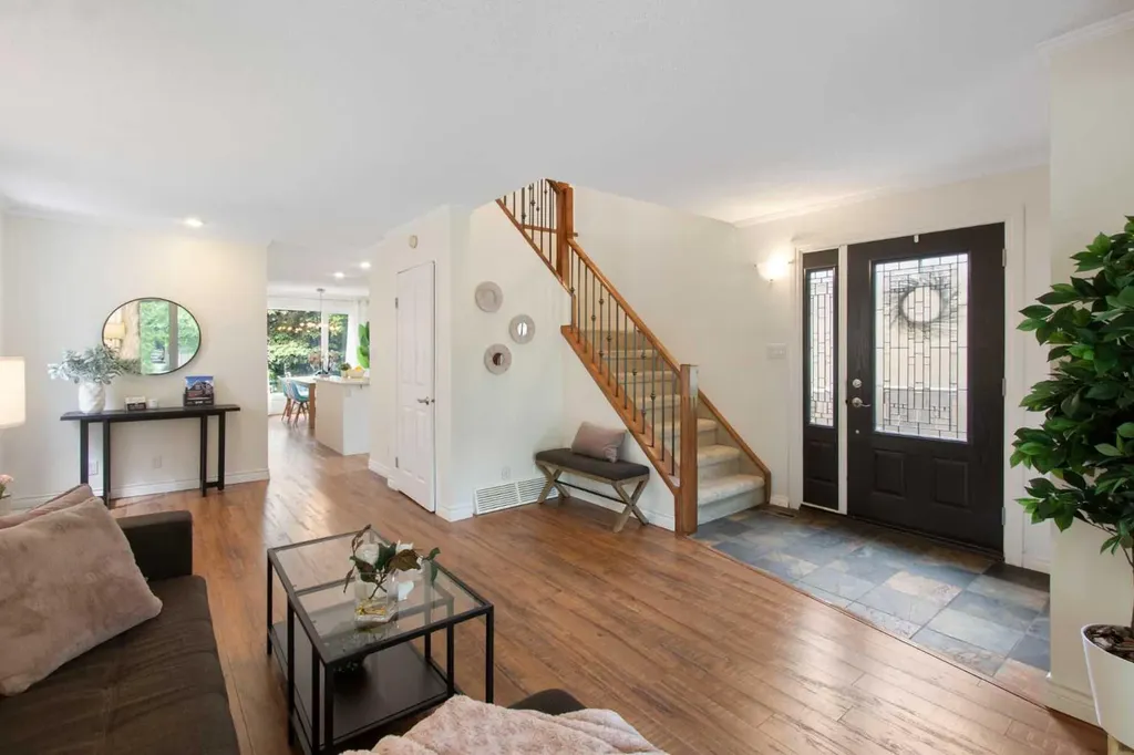230 11 Avenue NE Calgary AB T2E 0Y8